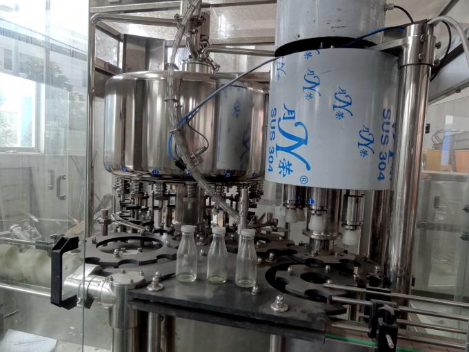 Professional 6000BPH Glass Bottle Filling Machine , One Year Warranty 4