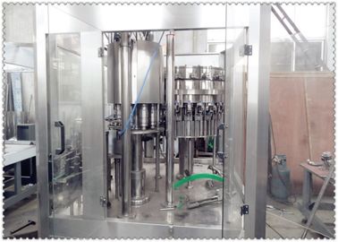 CO2 Carbonated Beverage Filling Machine , Electric Carbonated Drink Canning Machine